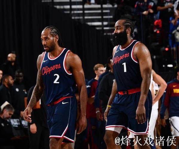 船记:伦纳德与詹姆斯-哈登未接受媒体采访便离开了球馆 船记:伦纳德与詹姆斯-哈登未接受媒体采访便离开了球馆